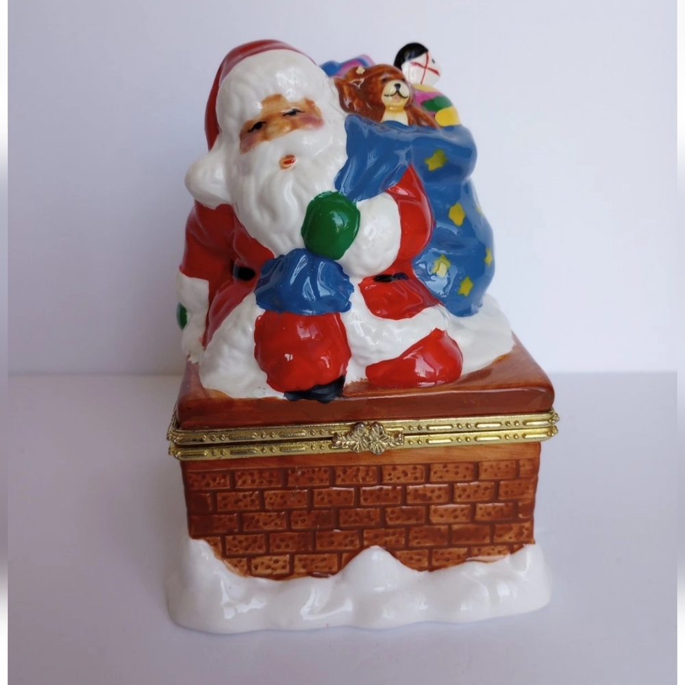 Mr. Christmas Santa in Chimney Porcelain Wind-Up Music Box Animated Scene Sankyo